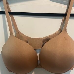 SKIMS ULTIMATE PUSH UP PLUNGE BRA in Color “Clay” size 34D.